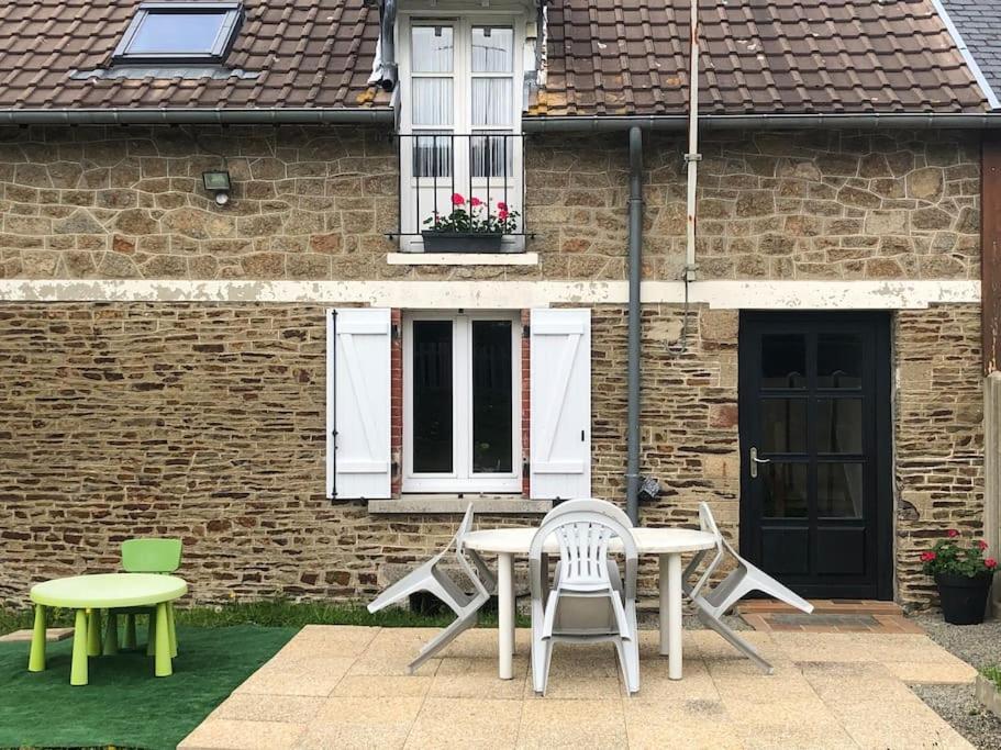 La Team Familly Vue Sur Le Mont St Michel Apartment Pontaubault Exterior foto